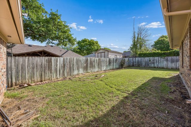 806 Glenn Drive, Euless, TX 76039