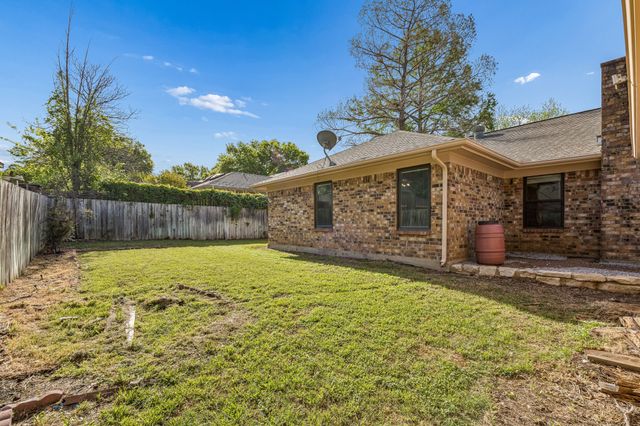 806 Glenn Drive, Euless, TX 76039