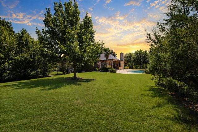 2 Westchester Court, Heath, TX 75032