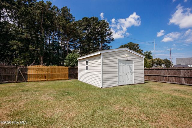 2625 Camille Drive, Winterville, NC 28590