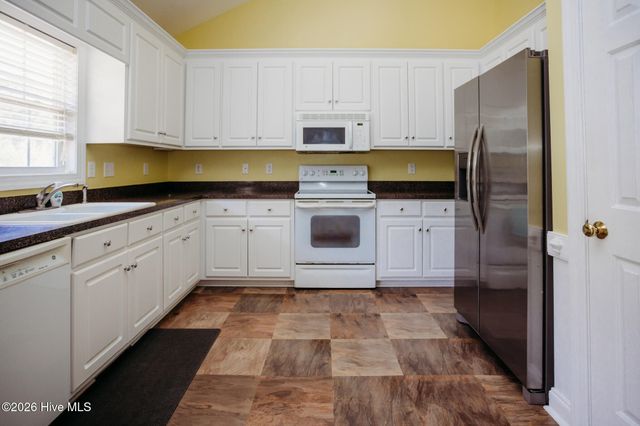 2625 Camille Drive, Winterville, NC 28590