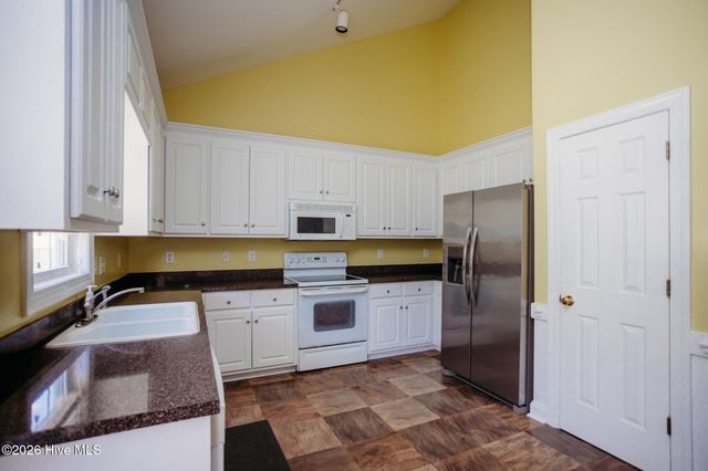 2625 Camille Drive, Winterville, NC 28590