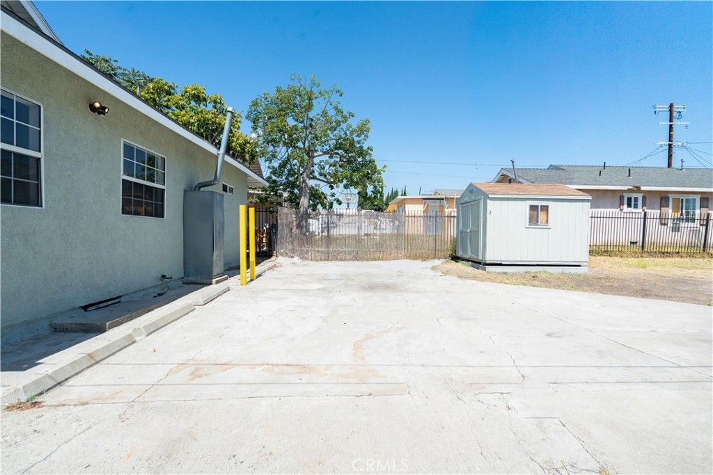 Image 27 of property listing at 2325 Whittier, Los Angeles, CA 90023