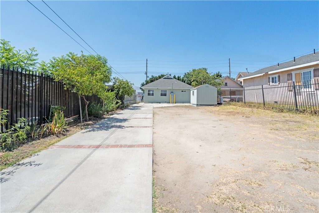 Image 29 of property listing at 2325 Whittier, Los Angeles, CA 90023