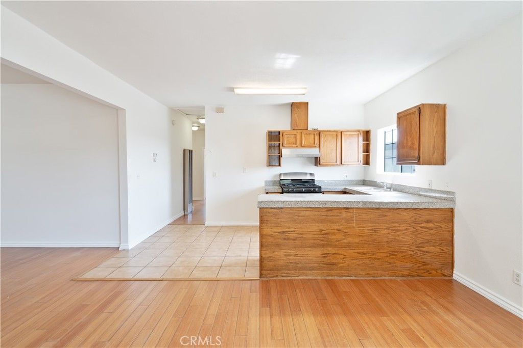 Image 6 of property listing at 2325 Whittier, Los Angeles, CA 90023