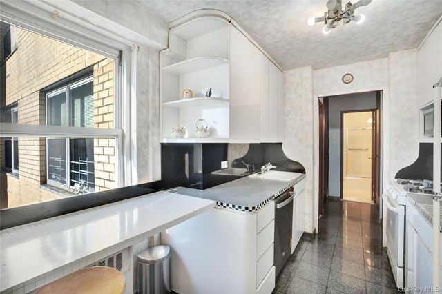 110-11 Queens Boulevard 32A, Forest Hills, NY 11375