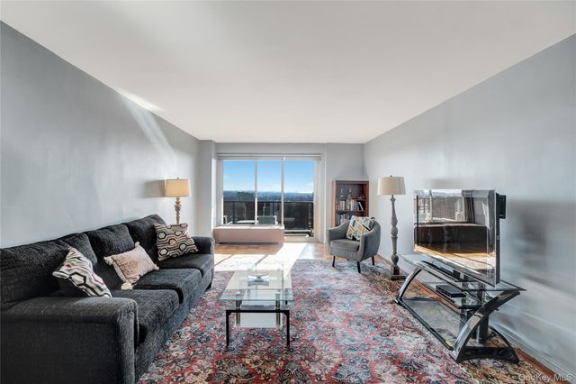 110-11 Queens Boulevard 32A, Forest Hills, NY 11375