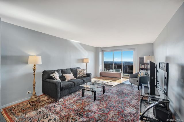 110-11 Queens Boulevard 32A, Forest Hills, NY 11375