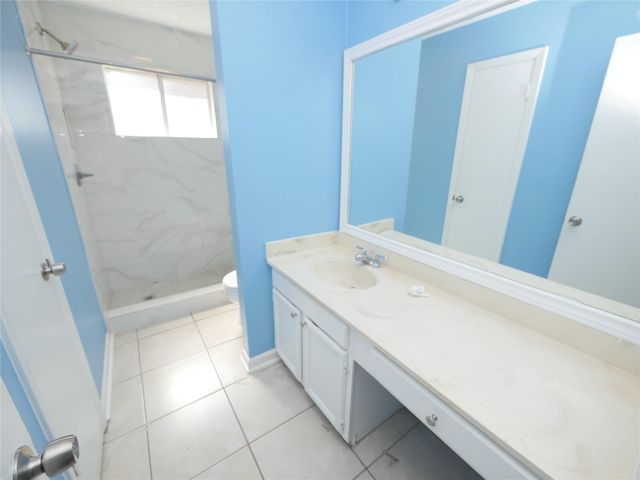 6826 Addicks Clodine Road, Houston, TX 77083