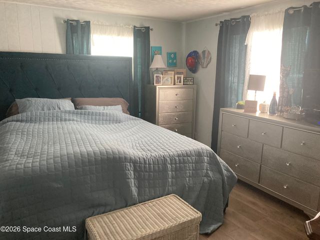 1056 Wood Court NE, Palm Bay, FL 32907