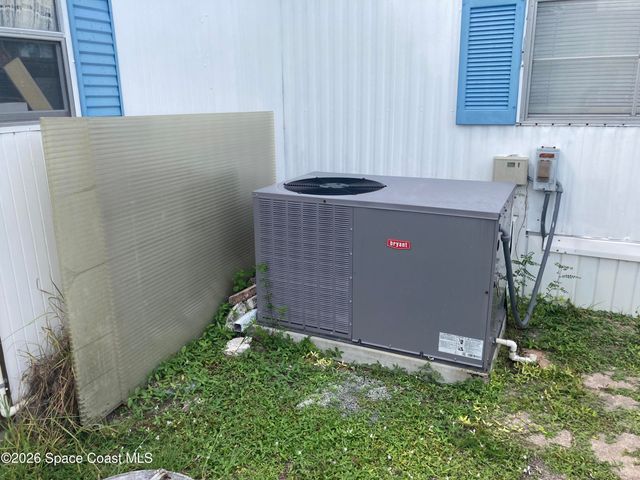 1056 Wood Court NE, Palm Bay, FL 32907