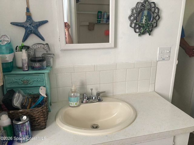 1056 Wood Court NE, Palm Bay, FL 32907