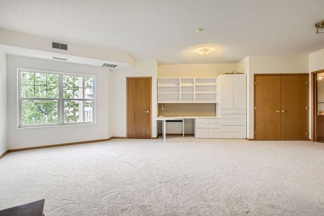 4824 E 53rd Street 410, Minneapolis, MN 55417