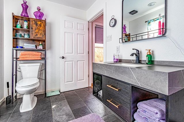 190 Artesian, Onalaska, TX 77360