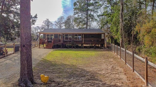190 Artesian, Onalaska, TX 77360