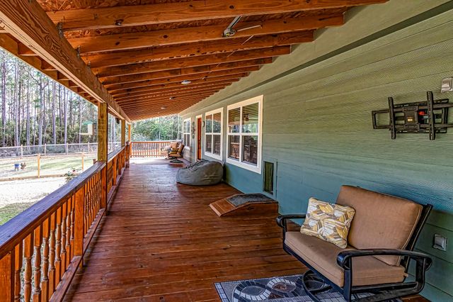 190 Artesian, Onalaska, TX 77360