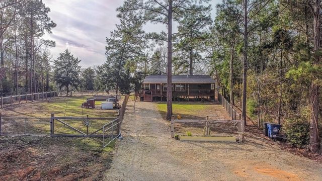 190 Artesian, Onalaska, TX 77360