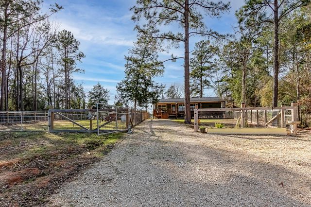 190 Artesian, Onalaska, TX 77360