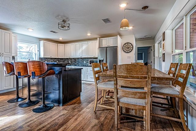 190 Artesian, Onalaska, TX 77360