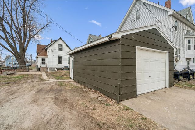 1645 D Avenue NE, Cedar Rapids, IA 52402
