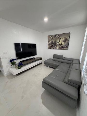 10904 SW 240th Lane, Homestead, FL 33032