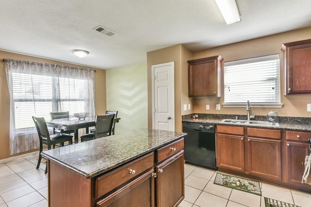 9423 Ivory Trail Lane, Rosharon, TX 77583