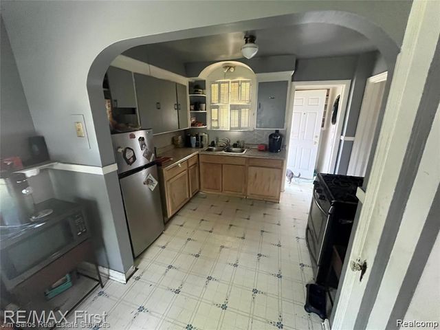 6334 Hereford Street, Detroit, MI 48224