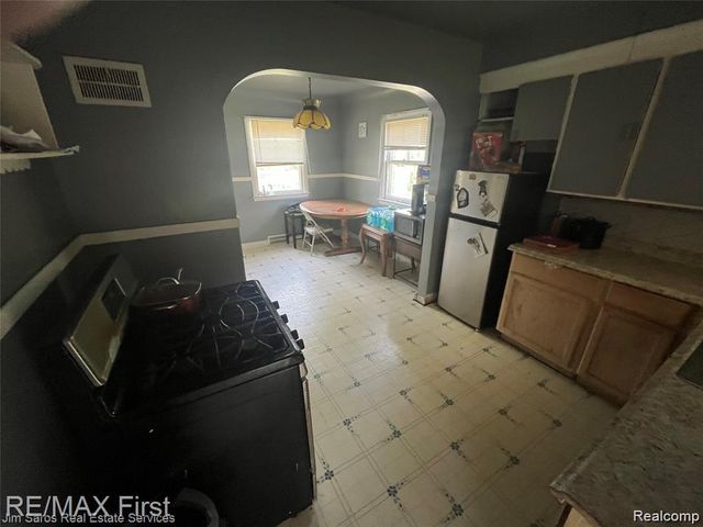 6334 Hereford Street, Detroit, MI 48224