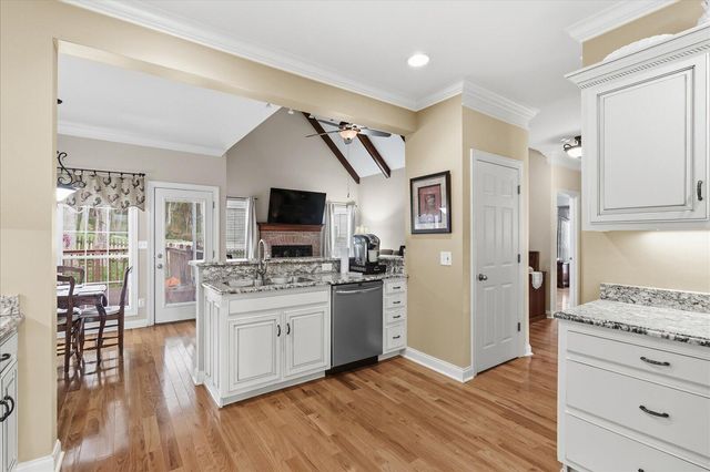 6108 Turtle Pointe Drive, Hixson, TN 37343