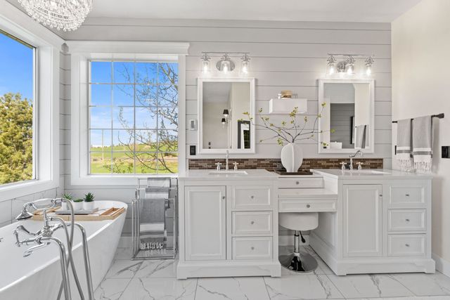 7406 S Deerview Ln, Spokane, WA 99223