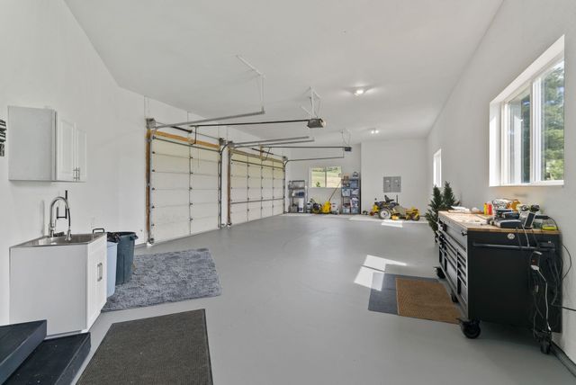 7406 S Deerview Ln, Spokane, WA 99223