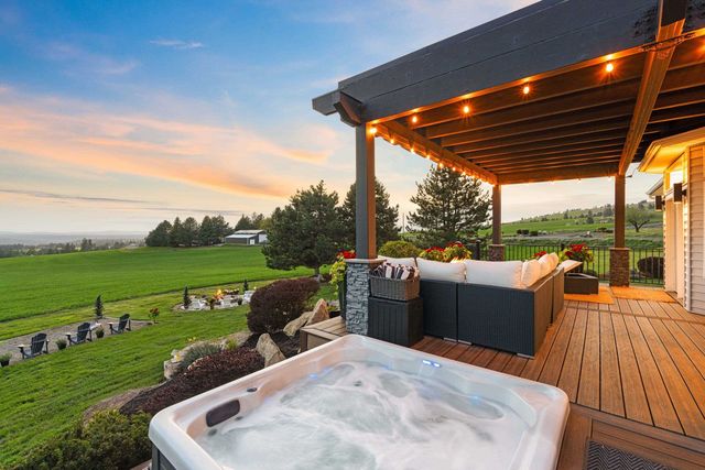 7406 S Deerview Ln, Spokane, WA 99223