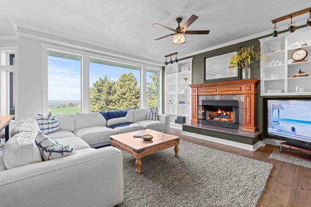 7406 S Deerview Ln, Spokane, WA 99223