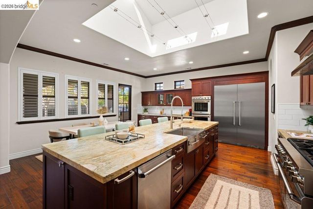 23 Stonebrae Rd, Hayward, CA 94542