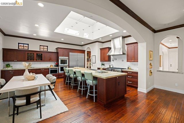 23 Stonebrae Rd, Hayward, CA 94542