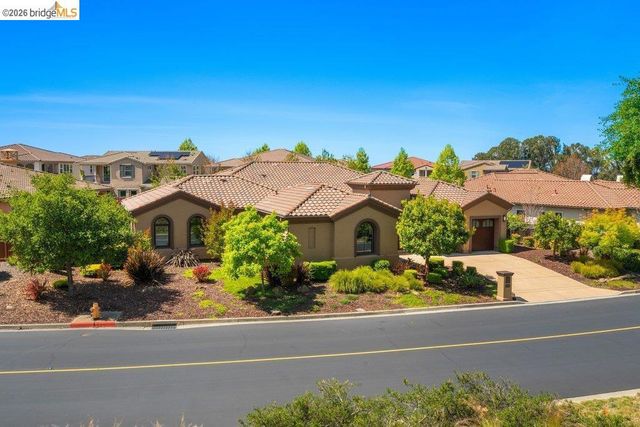 23 Stonebrae Rd, Hayward, CA 94542