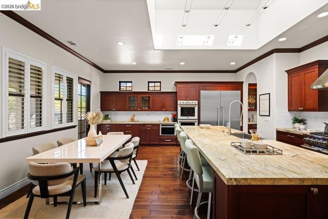 23 Stonebrae Rd, Hayward, CA 94542