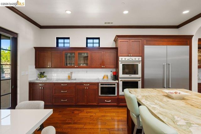 23 Stonebrae Rd, Hayward, CA 94542