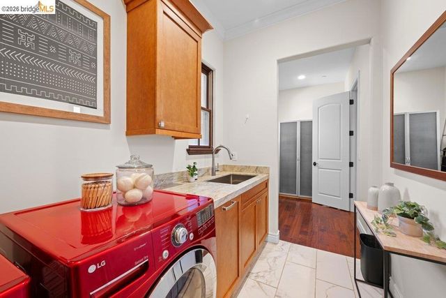 23 Stonebrae Rd, Hayward, CA 94542