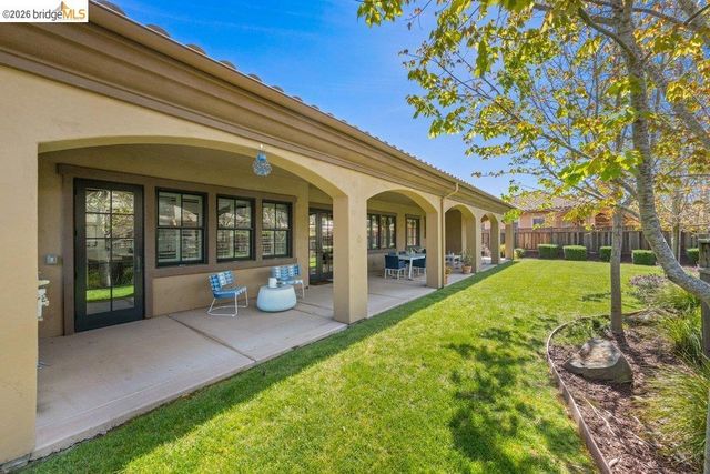 23 Stonebrae Rd, Hayward, CA 94542