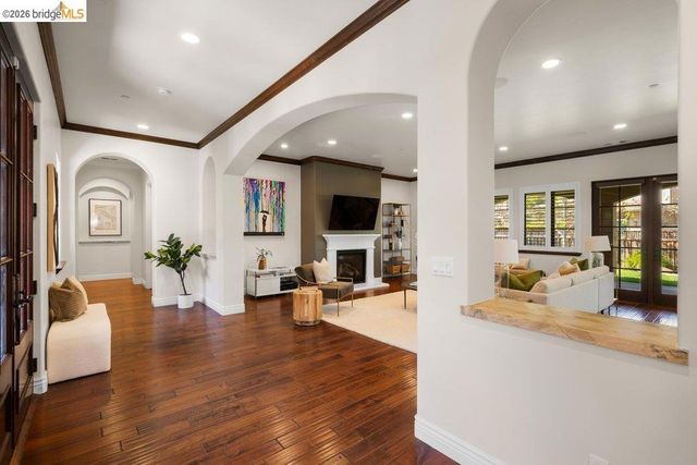 23 Stonebrae Rd, Hayward, CA 94542