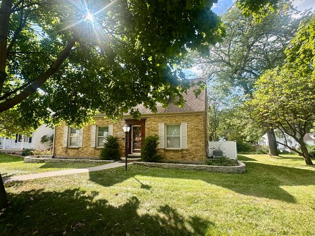 518 Clark Street, Elgin, IL 60123