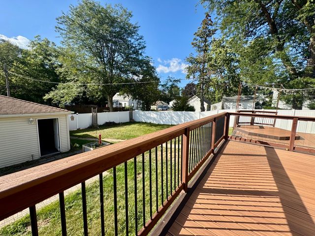 518 Clark Street, Elgin, IL 60123
