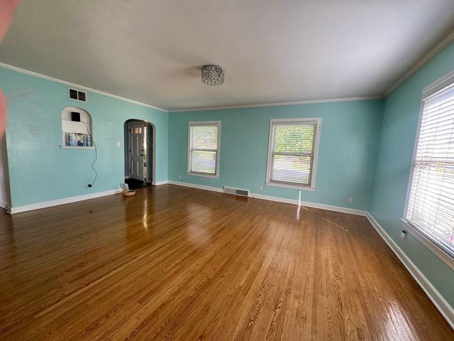 518 Clark Street, Elgin, IL 60123
