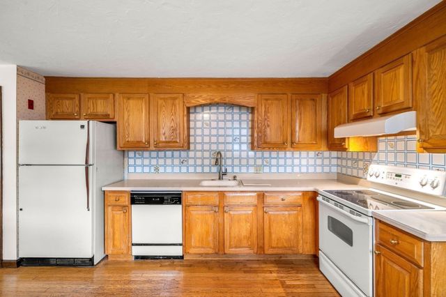 36 Perry Street, Weymouth, MA 02189