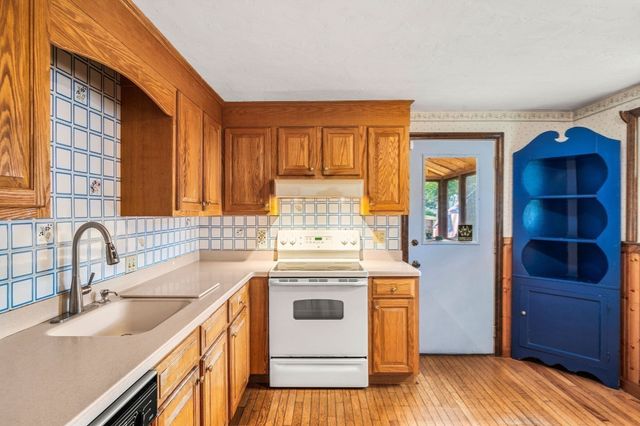 36 Perry Street, Weymouth, MA 02189