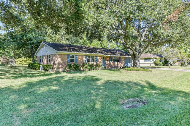 2012 N Galveston Avenue, Pearland, TX 77581