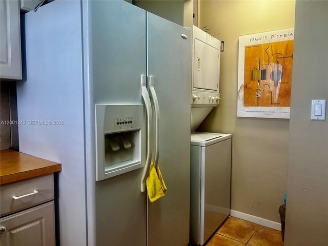 5860 NW 44th St 804, Lauderhill, FL 33319