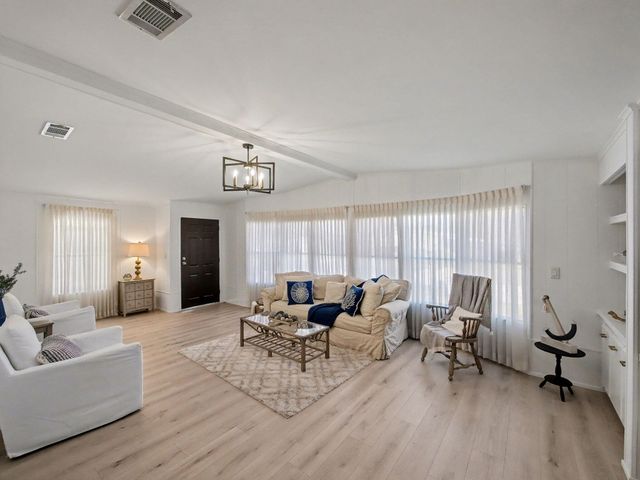 7843 SE Saratoga Drive, Hobe Sound, FL 33455