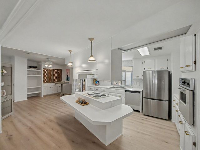 7843 SE Saratoga Drive, Hobe Sound, FL 33455